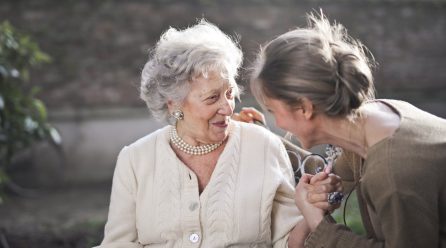 Jak skutecznie opiekować się seniorem?